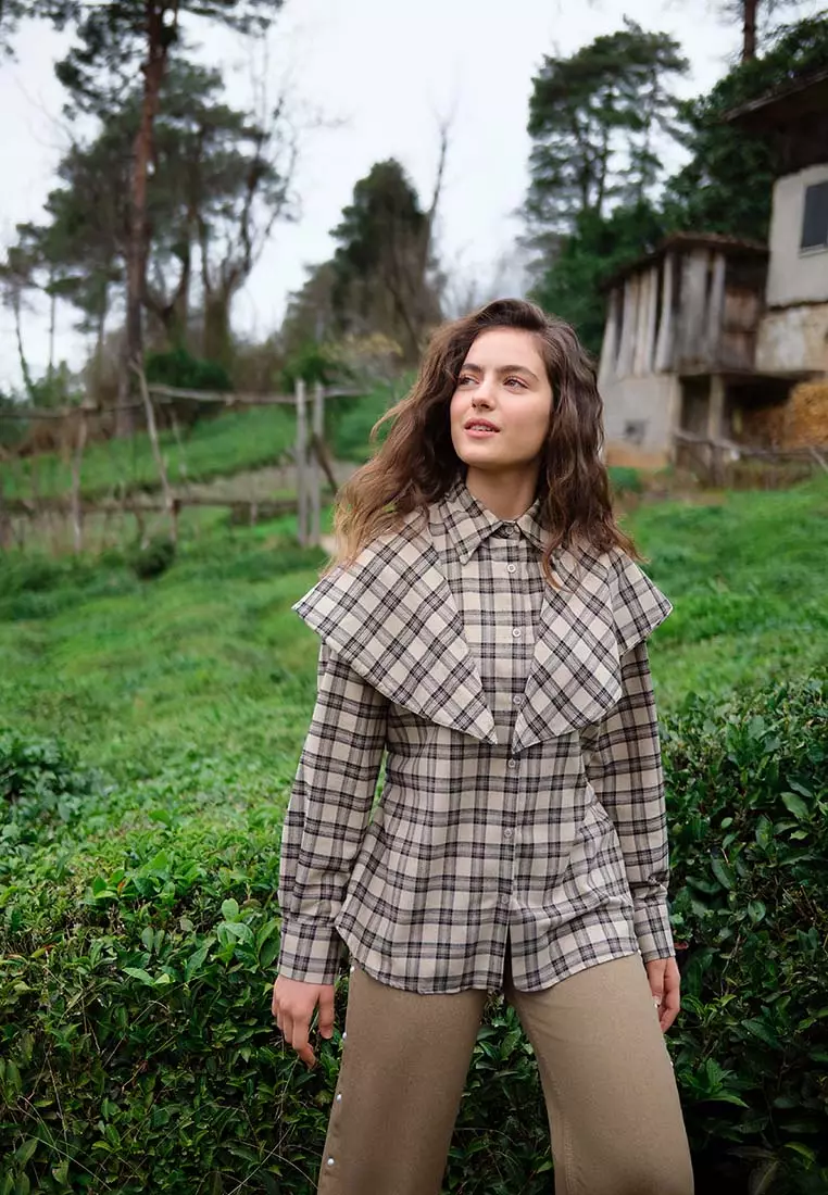 Plaid Detachable Shawl Detailed Shirt