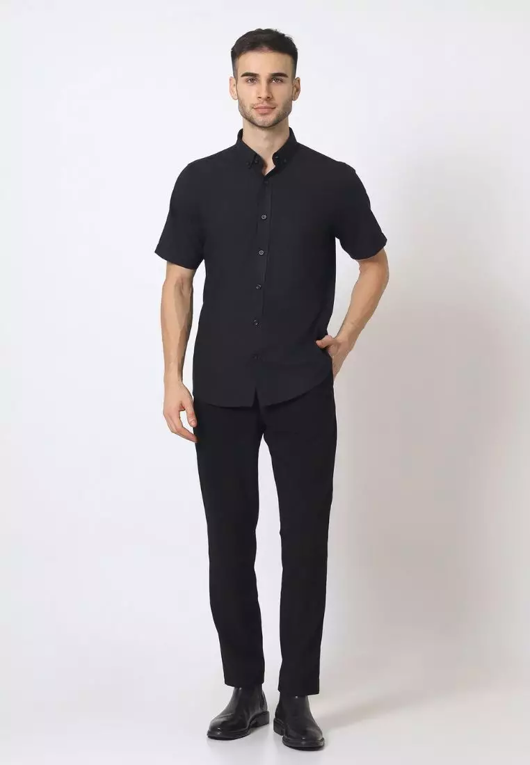 Cotton Well Ben Short Sleeve Oxford Shirt Black | Kemeja Pria Lengan Pendek Basic Polos Hitam