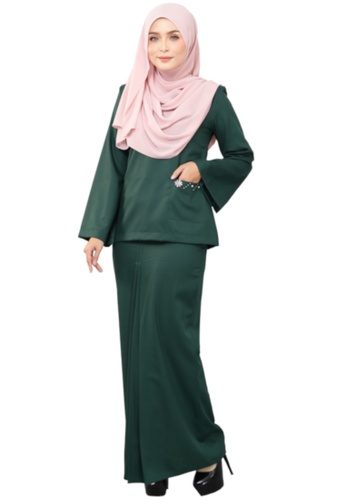 Kurung Kedah Fatimah (AEKKF01 Emerald Green) from ANNIS EXCLUSIVE in Green
