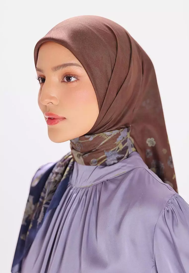 Ria Miranda Navy Namia Scarf