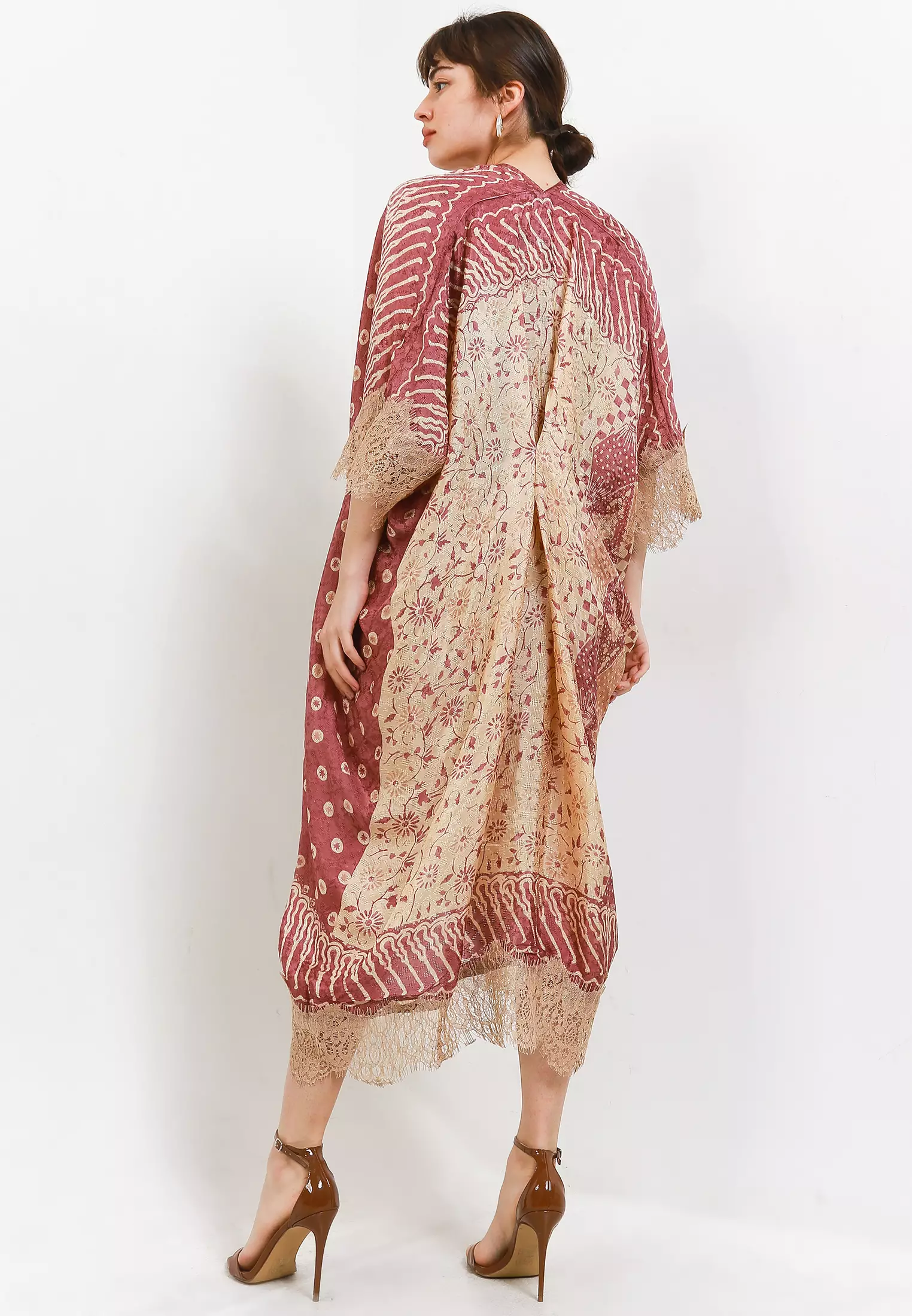Kaftan Bulan Elvina Batik Tulis Viscose-Dusty pink