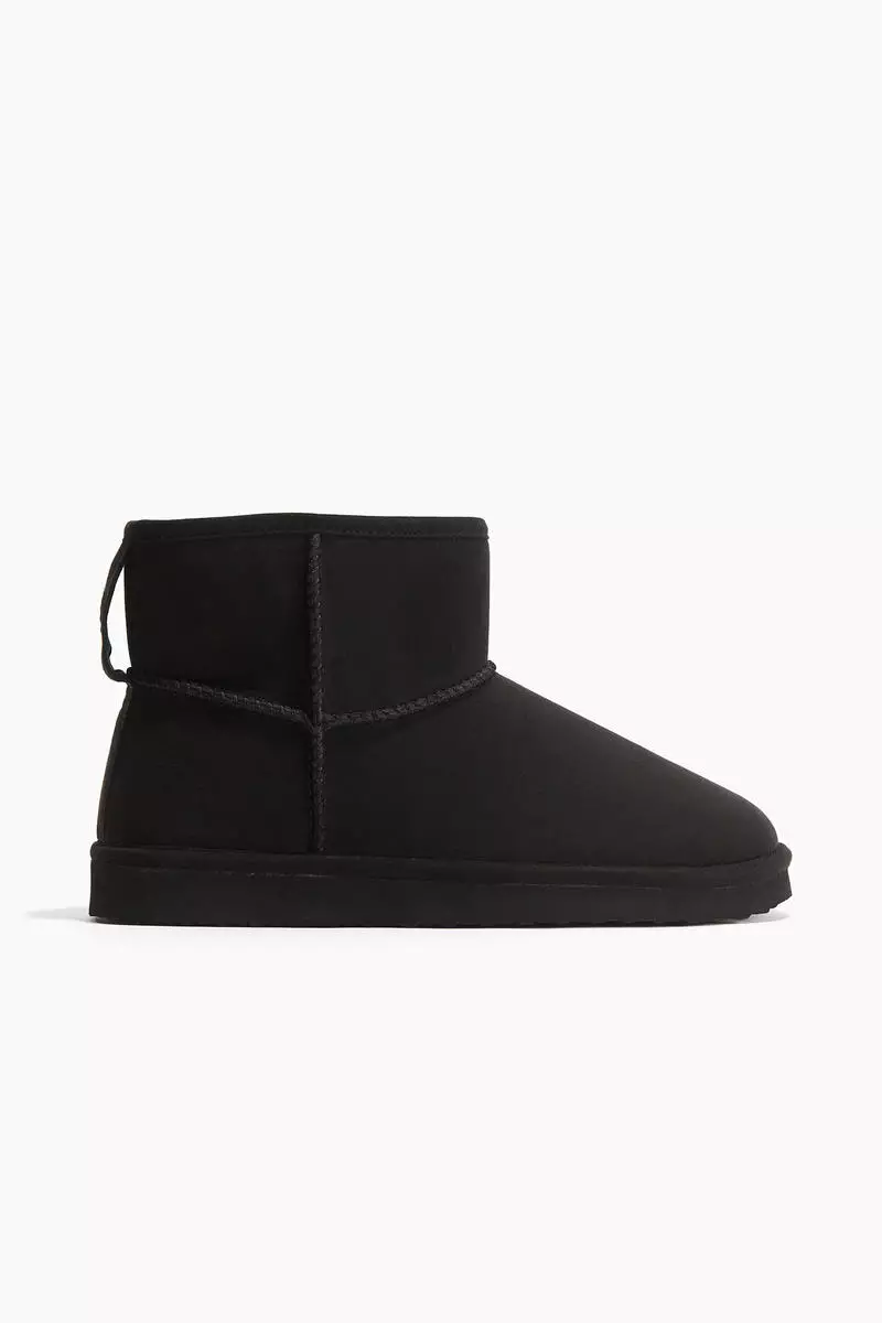 Warm deals black boots