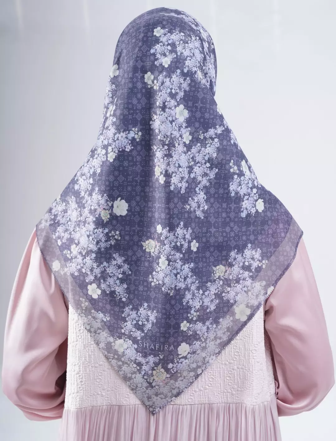 Cassya Printed Scarf Navy | Hijab Kerudung Segi Empat Motif