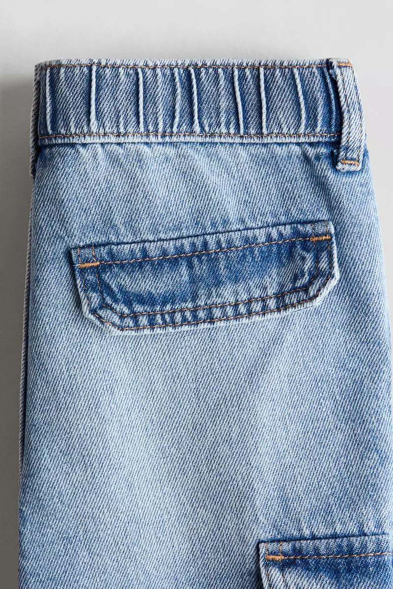 Relaxed Tapered Fit Jeans