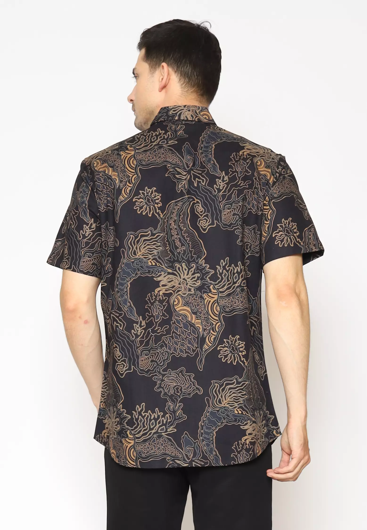 MAGINOT JEVAZ BLACK Batik Slim Fit Lengan Pendek