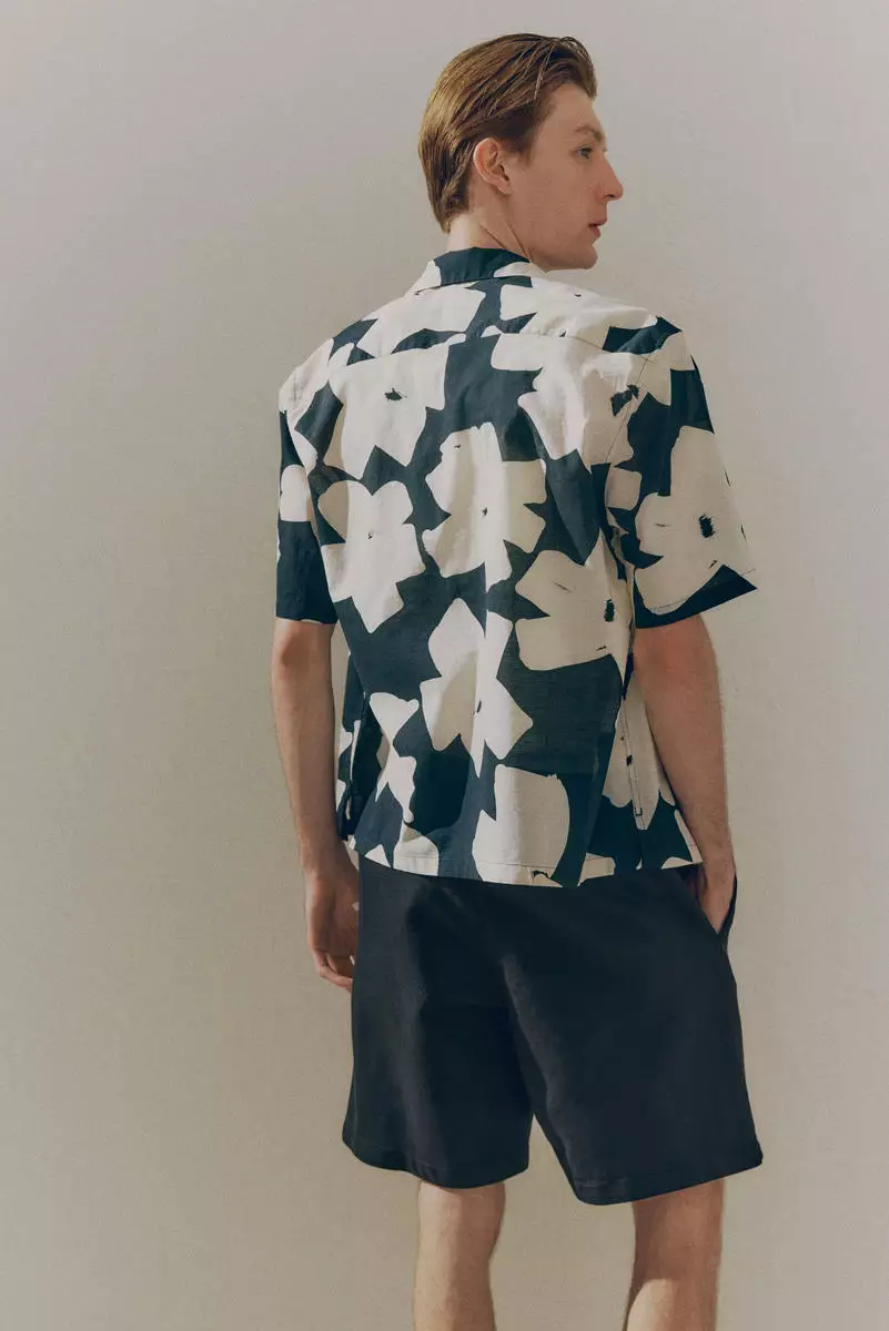 Relaxed Fit Linen-blend shorts