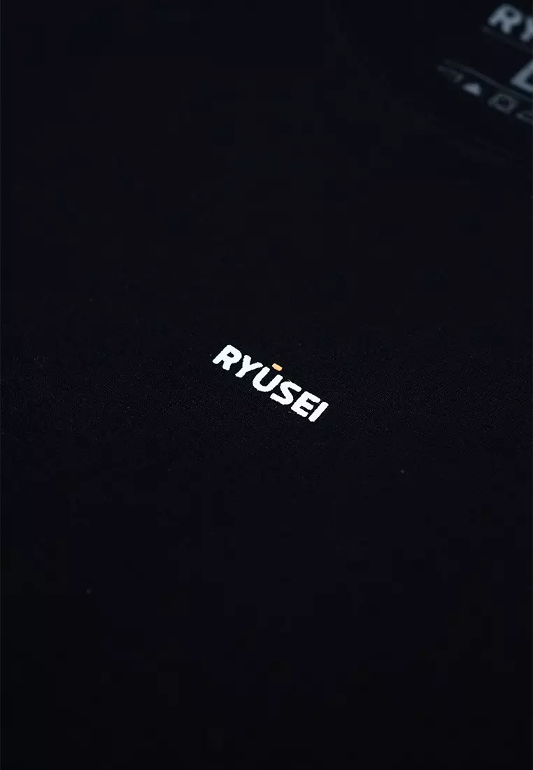 Ryusei Kaos Pria Yamataka Black