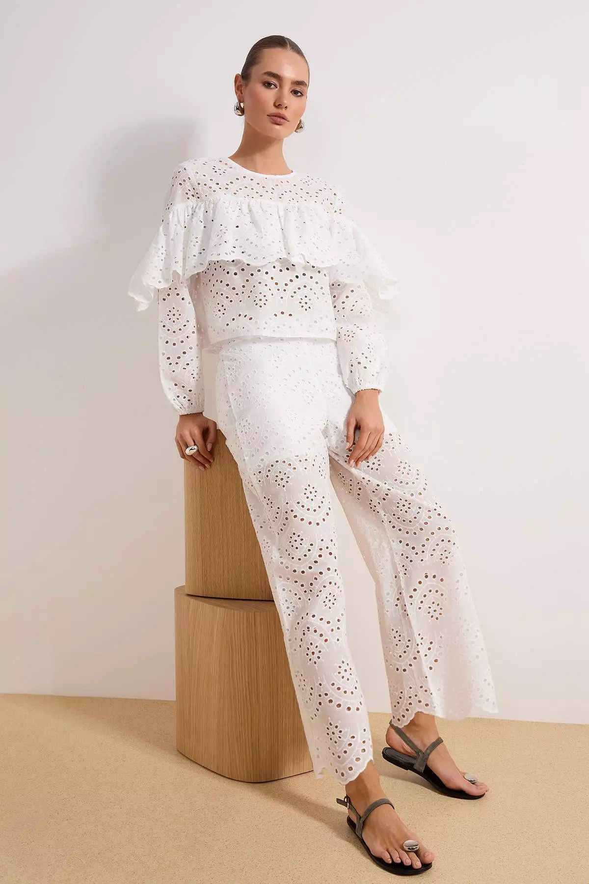 White Brode Lined Straight/Drop-Cut Trousers Twoss26Pl28