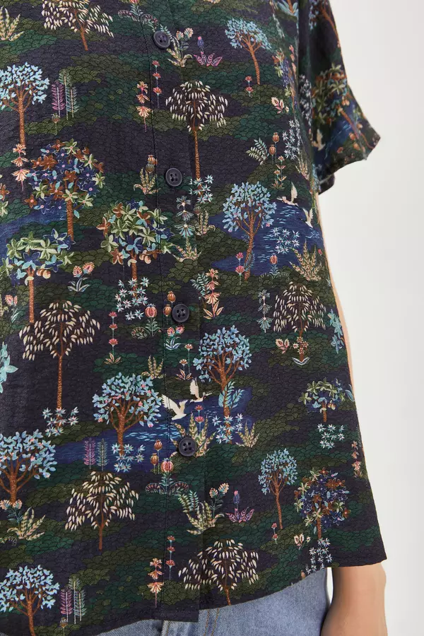 MINIMAL - Azuka Blus Motif Floral - Navy Colour Navy