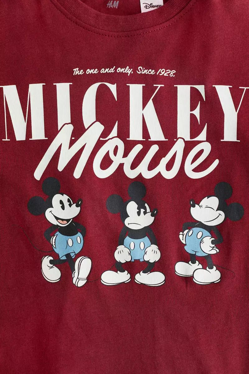 Long-sleeved T-shirt