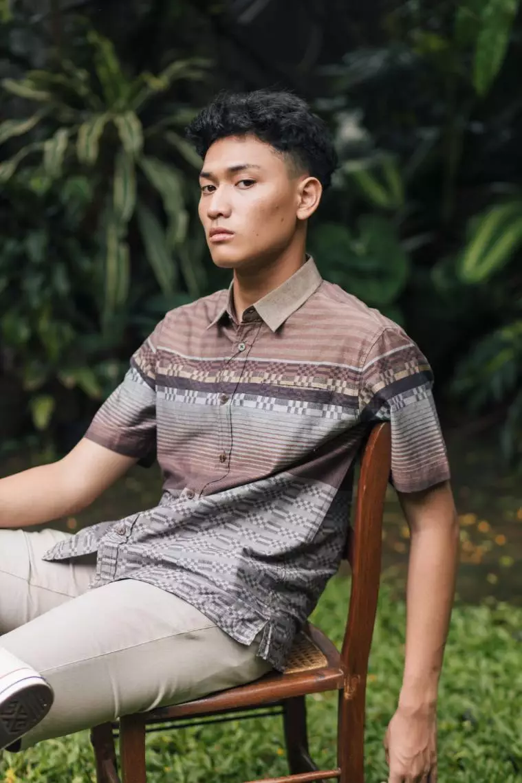 POLICE Kemeja Border Printing Coklat Abu Regular Fit Pria