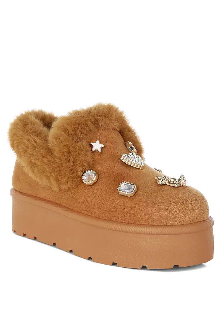 Charm Detail Slip On Snow Boots In Tan