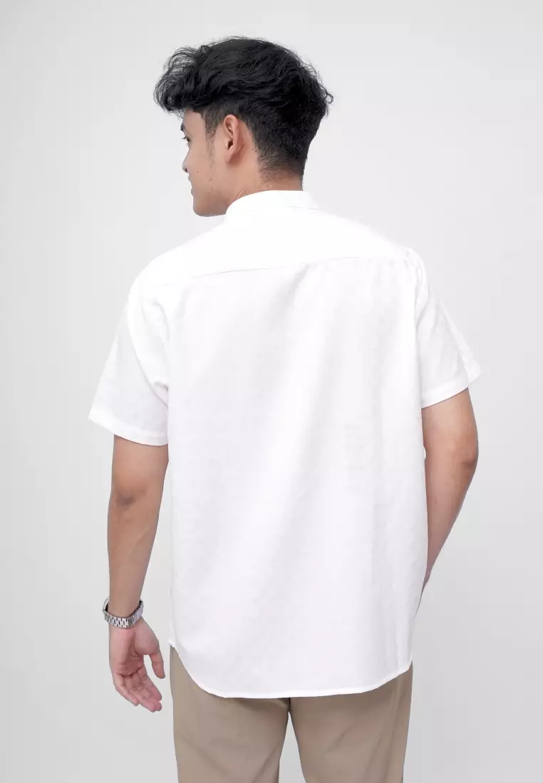 Ryusei Kemeja Kerah Koko Lengan Pendek Akari White