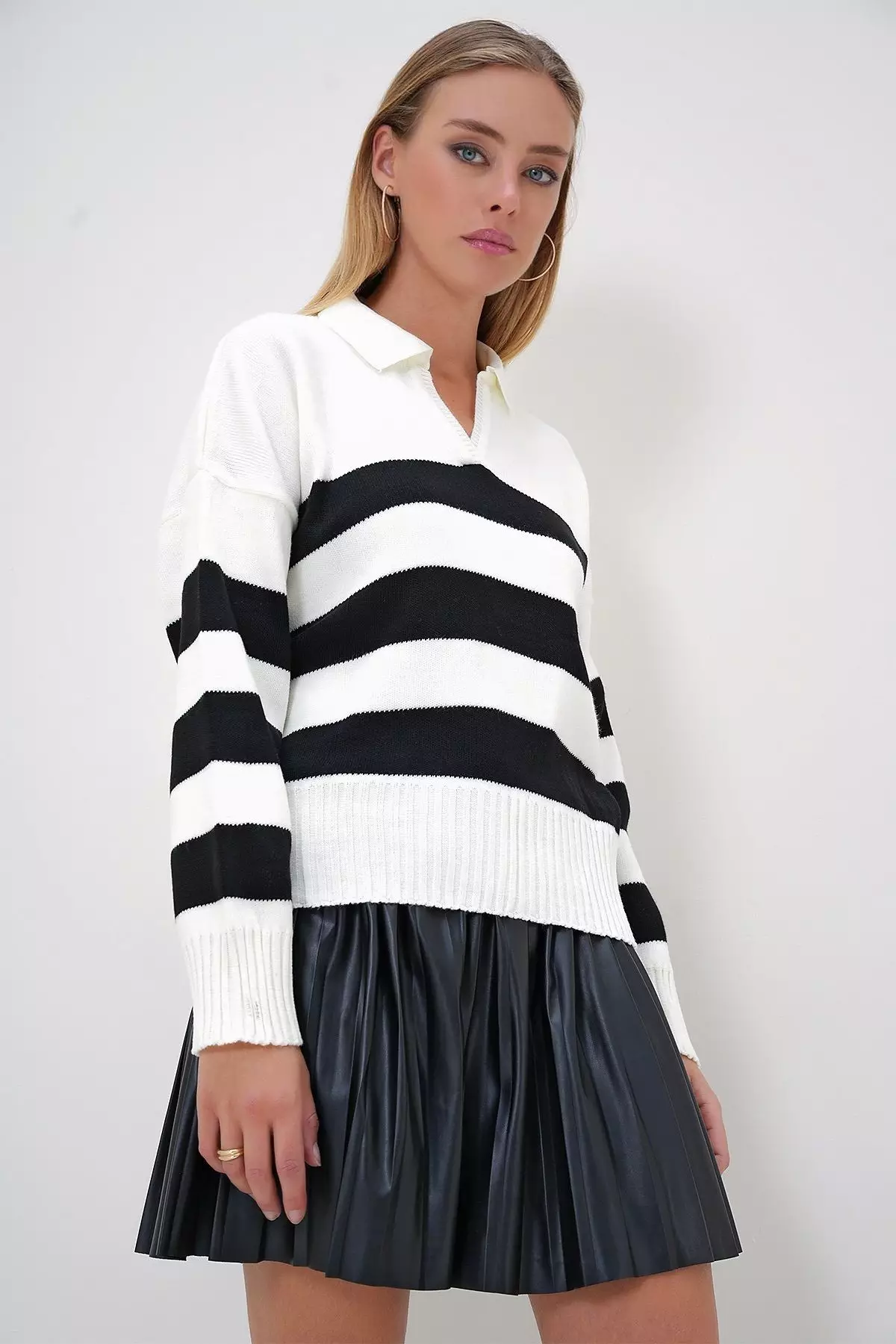 Women's White Black Polo Neck Half Placket Color Block Sweater