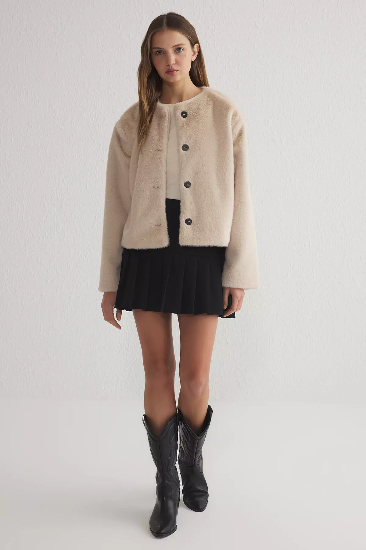 Ecru Regular Fur Jacket Coat TWOSS25MO00033