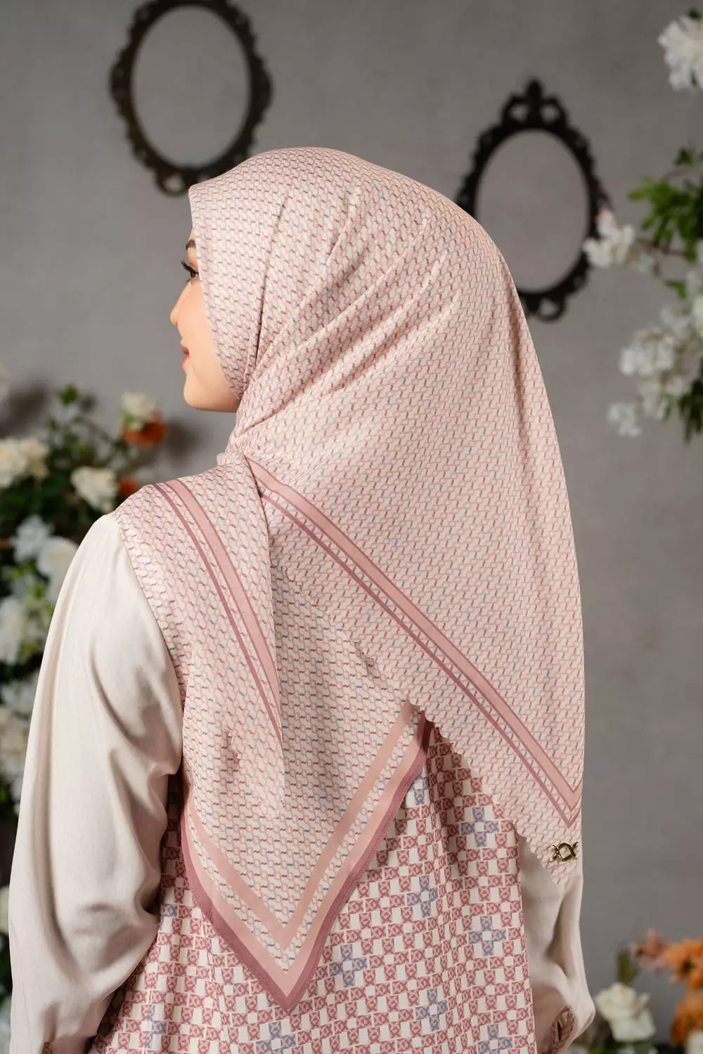 Klamby - Romely Scarf Gading Bromelia