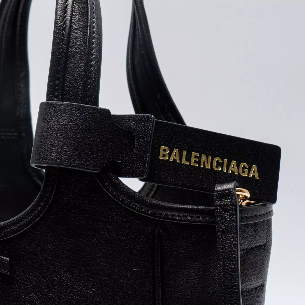 Bow Laundrette Handbag Leather Black