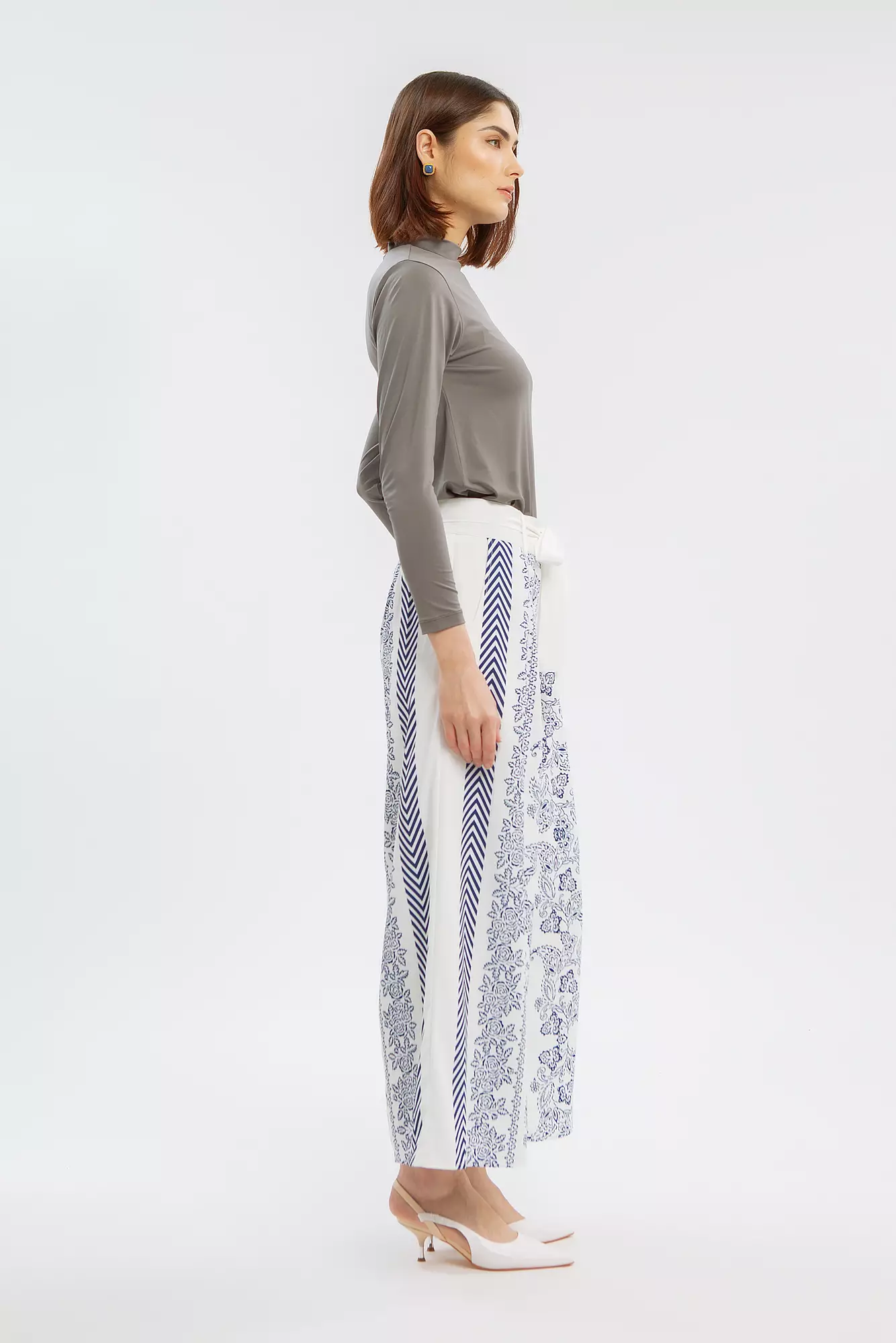 Minimal Zahra Pants White Blue Warna WHITE BLUE