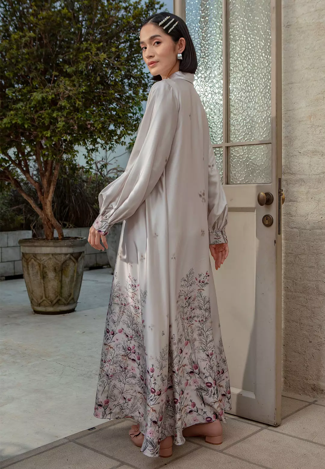 HijabChic Elverra Soft Beige Dress - Dress A Line Lebaran Satin Halus Lembut Flowy