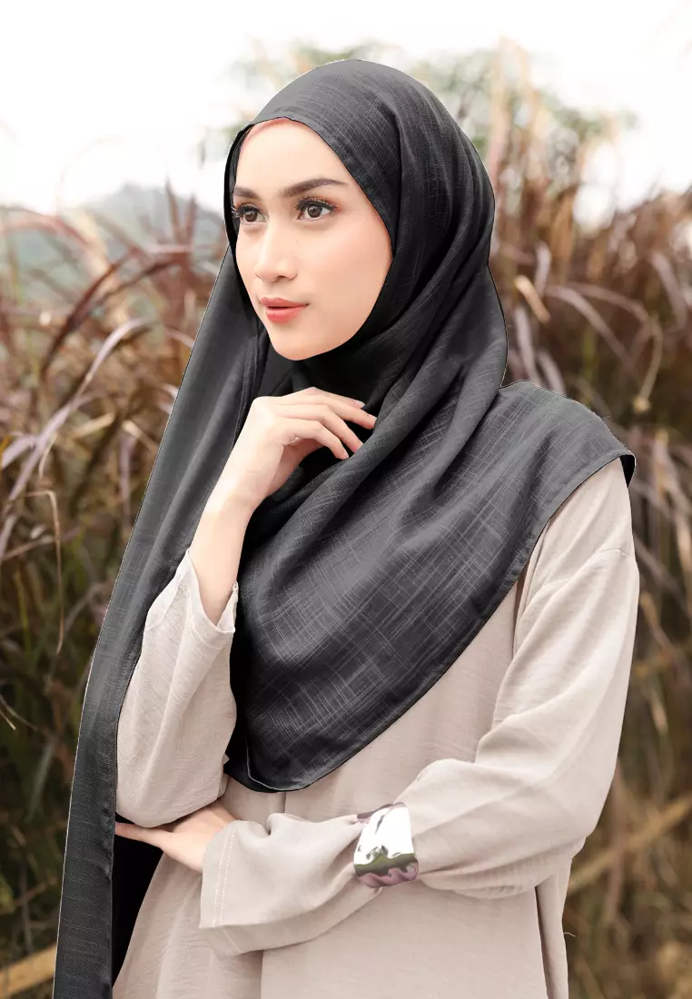 Cotton Bee - Nakeya Shawl | Hijab Pashmina | Viscose Linen - Shine Black