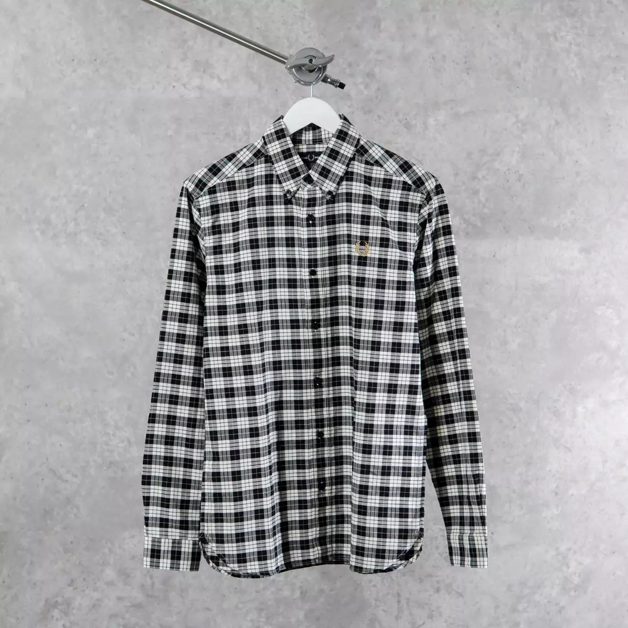 Kemeja FRED PERRY LOGO POCKET GOLD CHECK WHITE BLACK LONG SHIRT 100% ORIGINAL