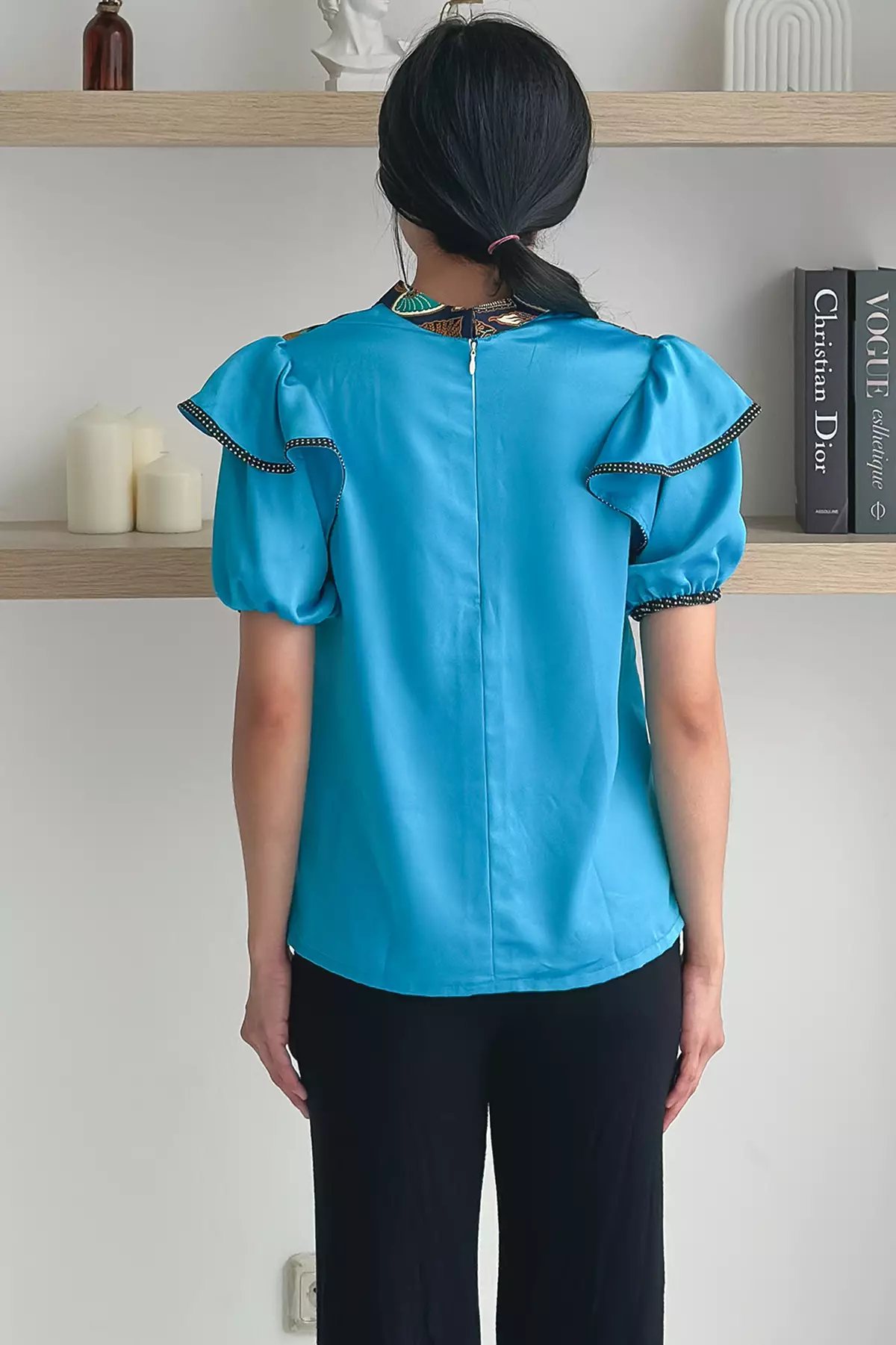 Tamara Daun Hijau Fluffy Sleeves Blouse