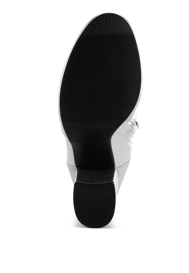 Sepatu Bot Kulit Metalik Warna Perak