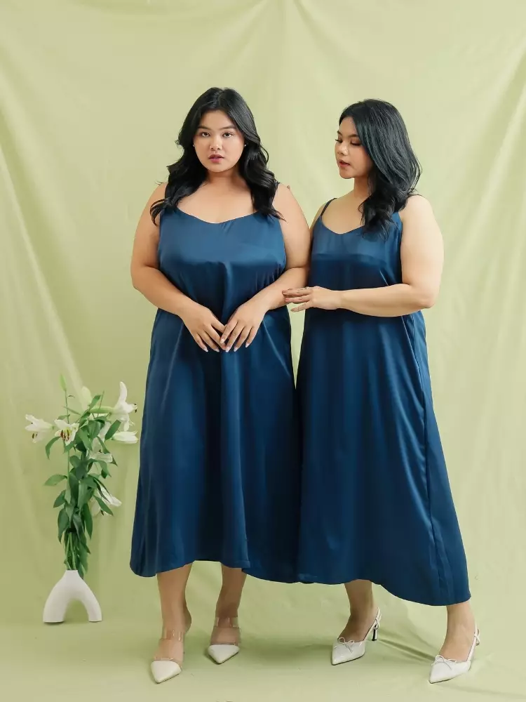 Xtramiles Ladies  soie dress navy
