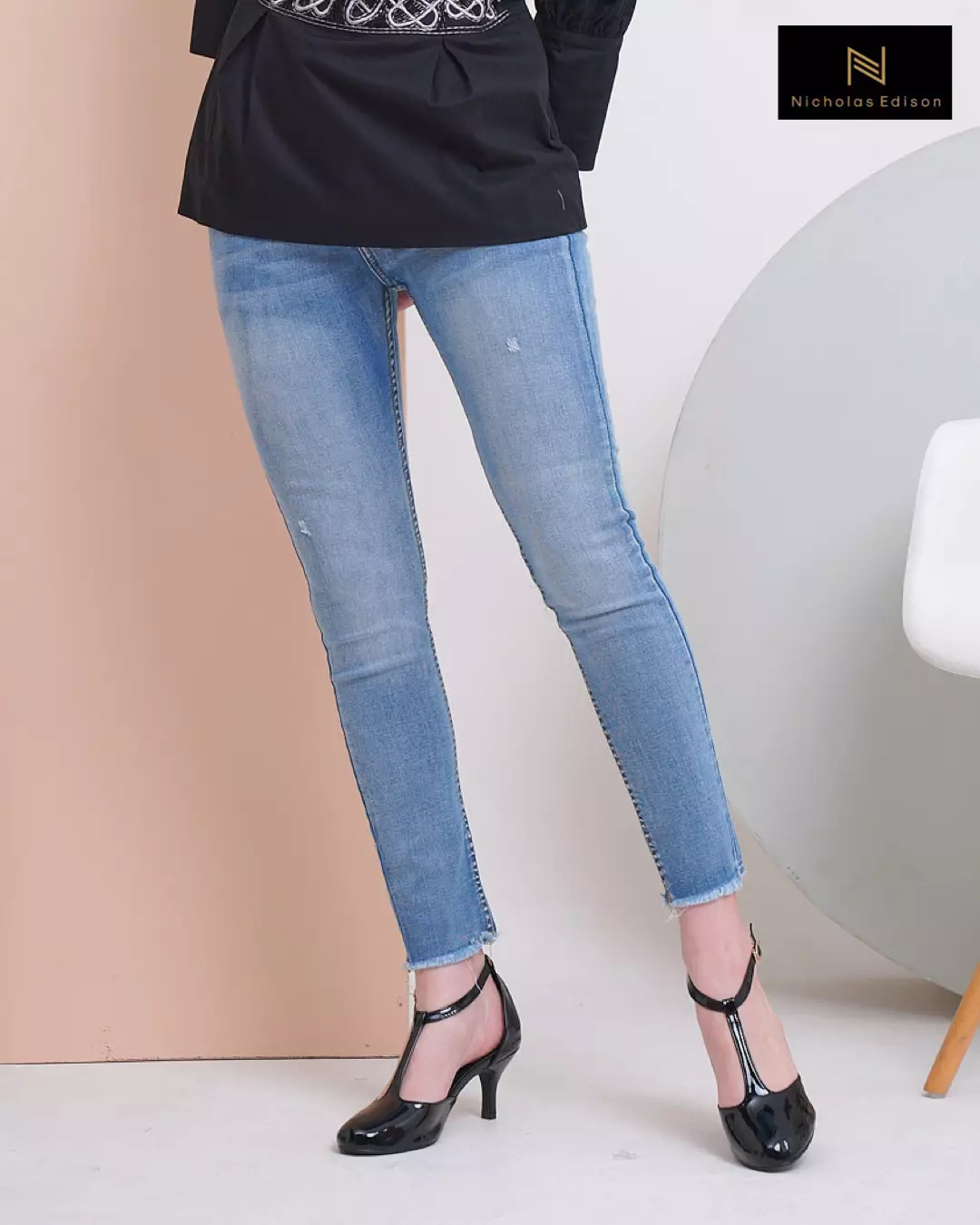 Nicholas Edison Heel Viola Black