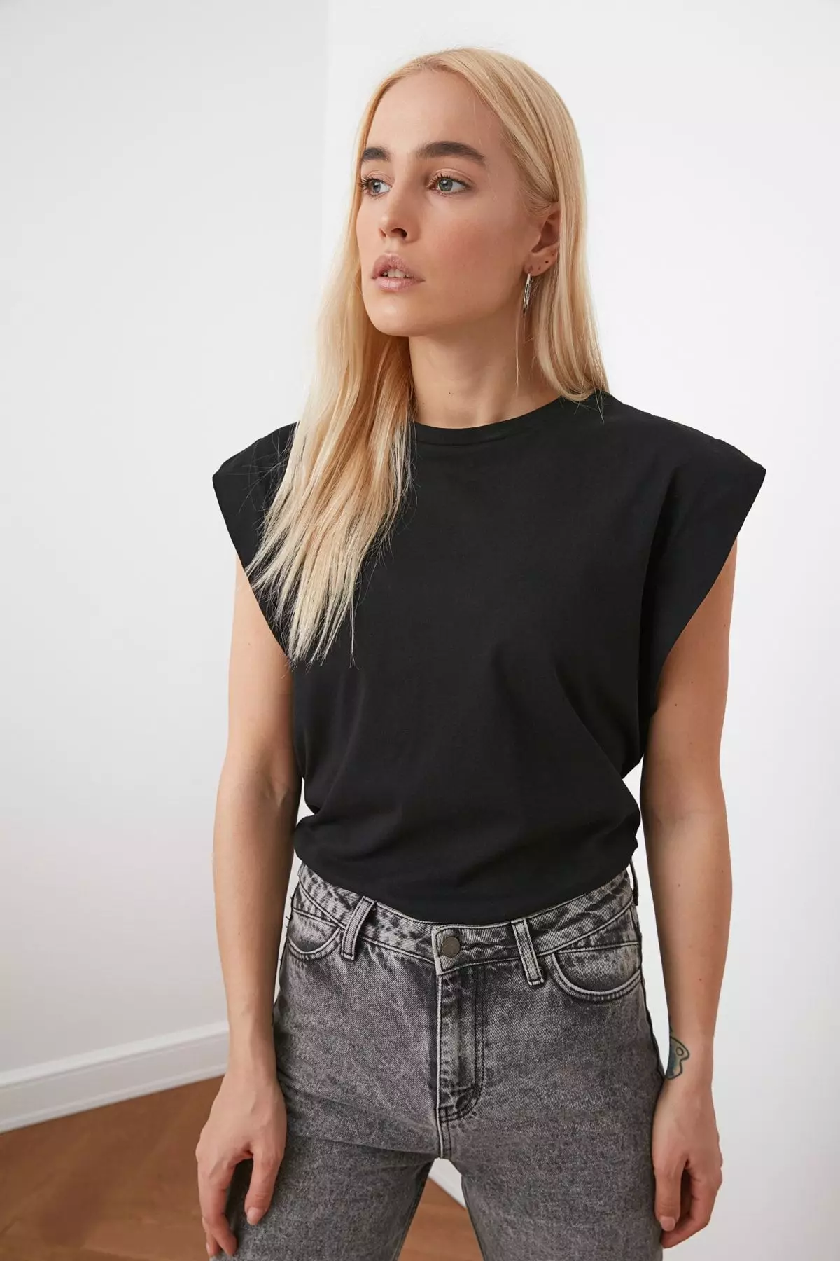 Wide Shoulder Muscle Tank Top