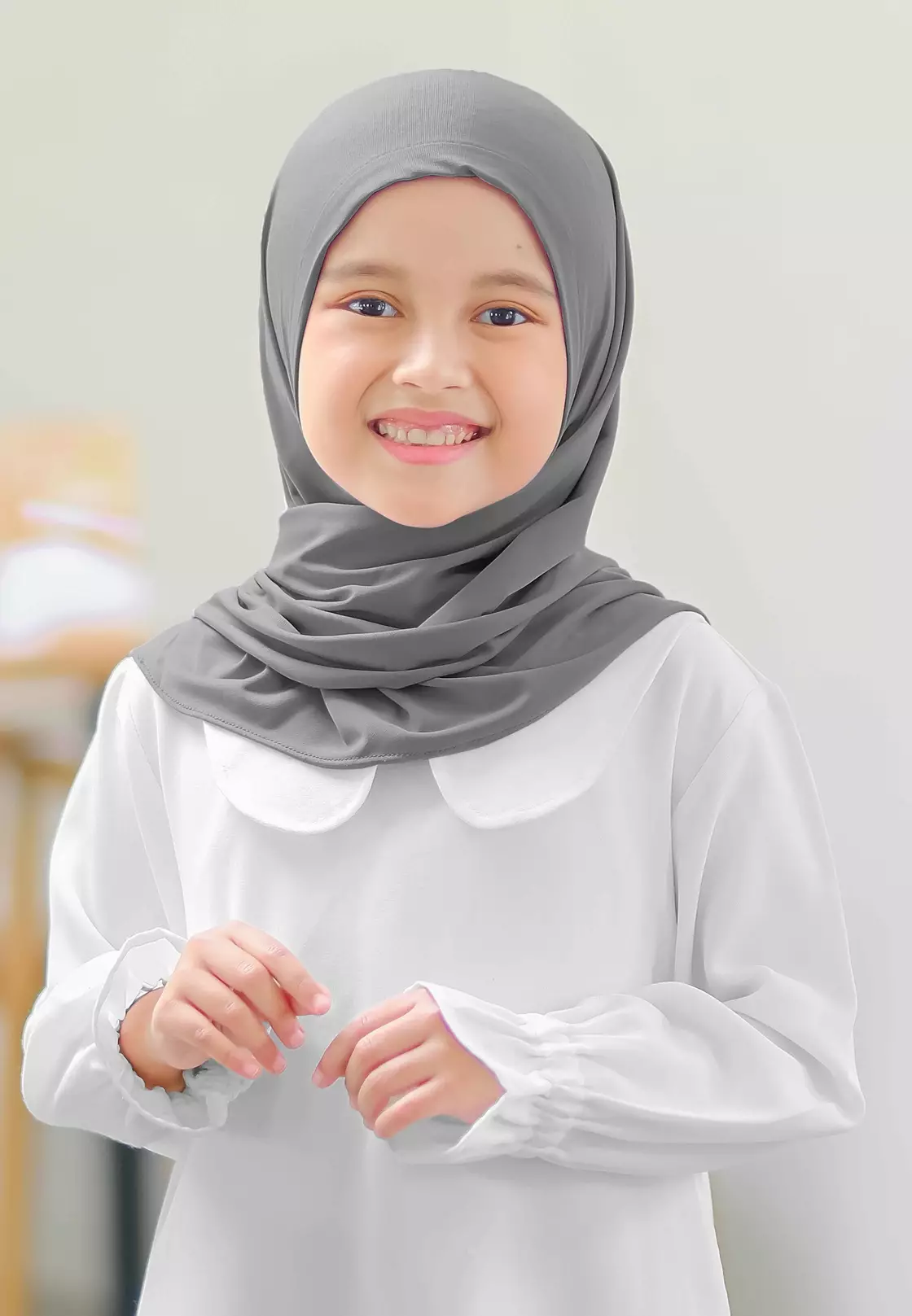 Cotton Bee - Cyra Bergo Kancing | Hijab Instan Anak - Gloomy Grey - M