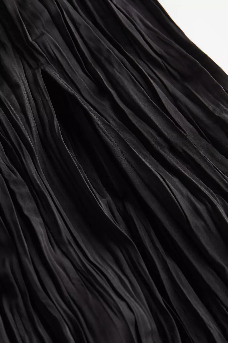 Voluminous dress