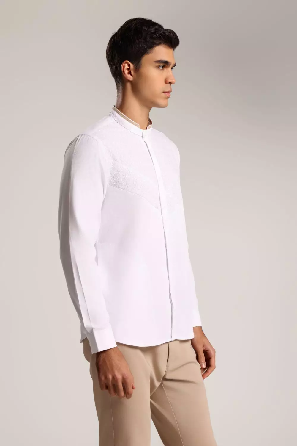 MOC Kemeja Koko Lengan Panjang Pria Hisnan - White