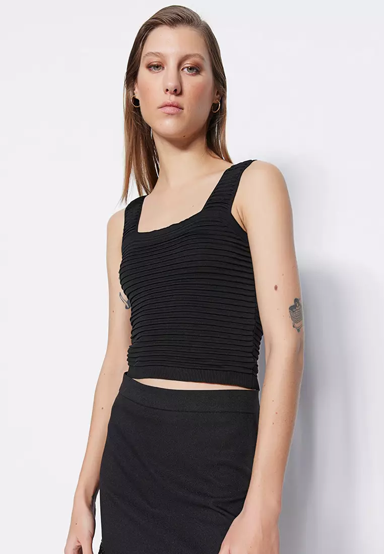 Buy Women's Sleeveless Square Neck Tops Online