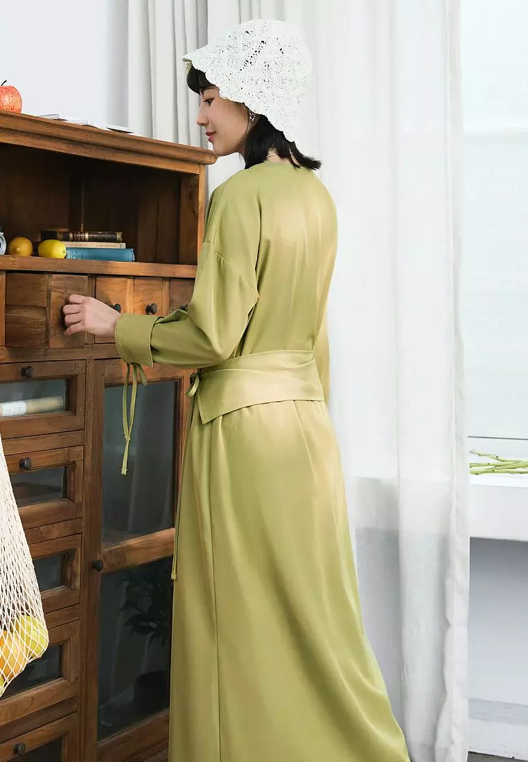 Wrinkle-Resistant Long Sleeve Maxi Dress with V-Neck and Button-Down Front [DA9989]