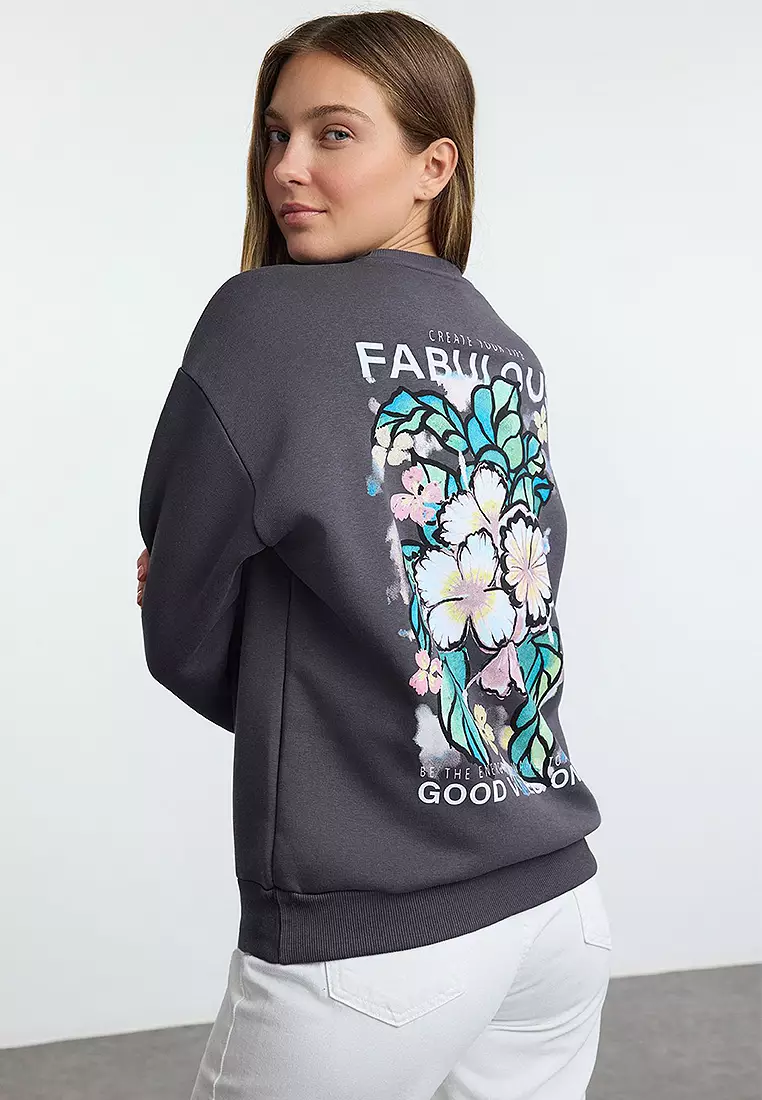 Buy Trendyol Crew Neck Graphic Sweatshirt 2025 Online ZALORA