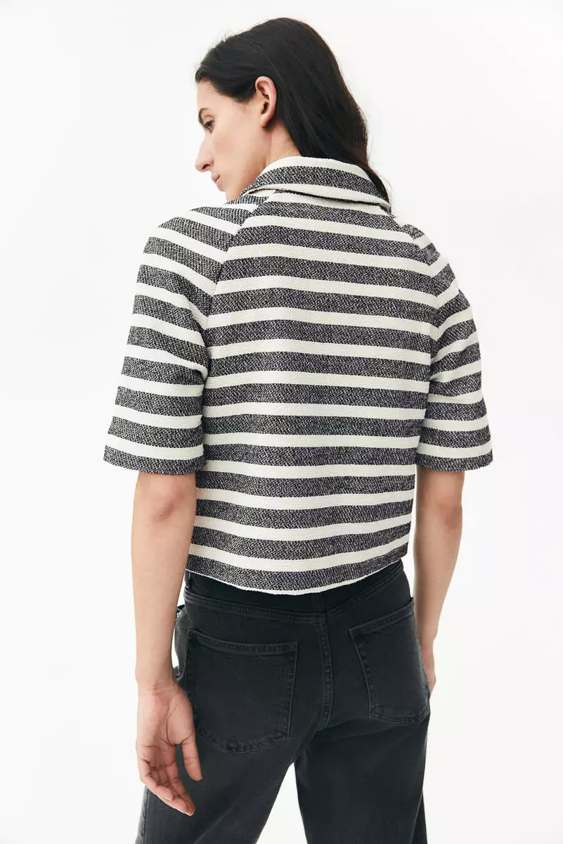 Short-sleeved jacket