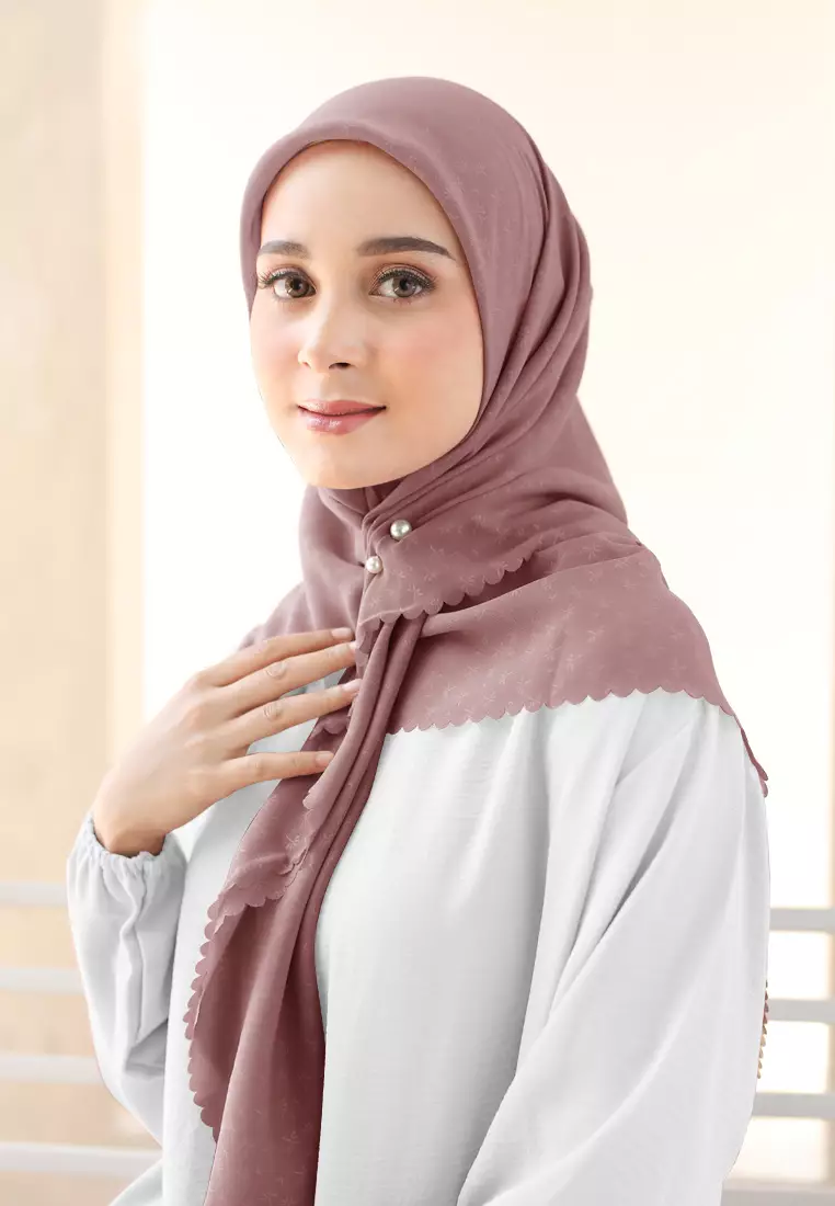 Rada Embossed Square | Hijab Polycotton Scarf Segiempat - Ginger Clay