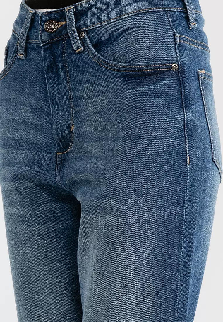 Quantic Tapered Mom Jeans