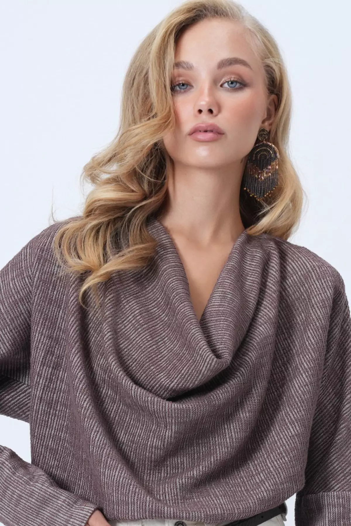 Women's Brown Cowl Collar Wide Cut Knitted Blouse Alc-X13126