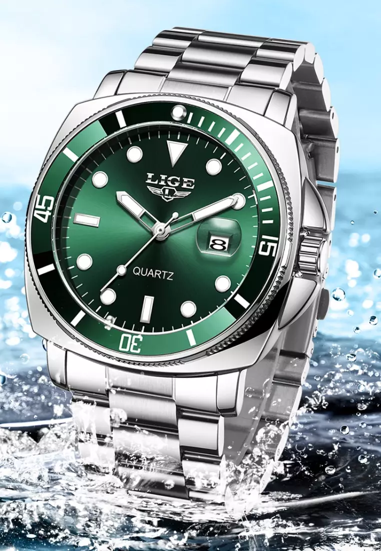 Unisex Classic Diver's Stainless Steel Quartz Watch with turning Bezel on Steel Bracelet