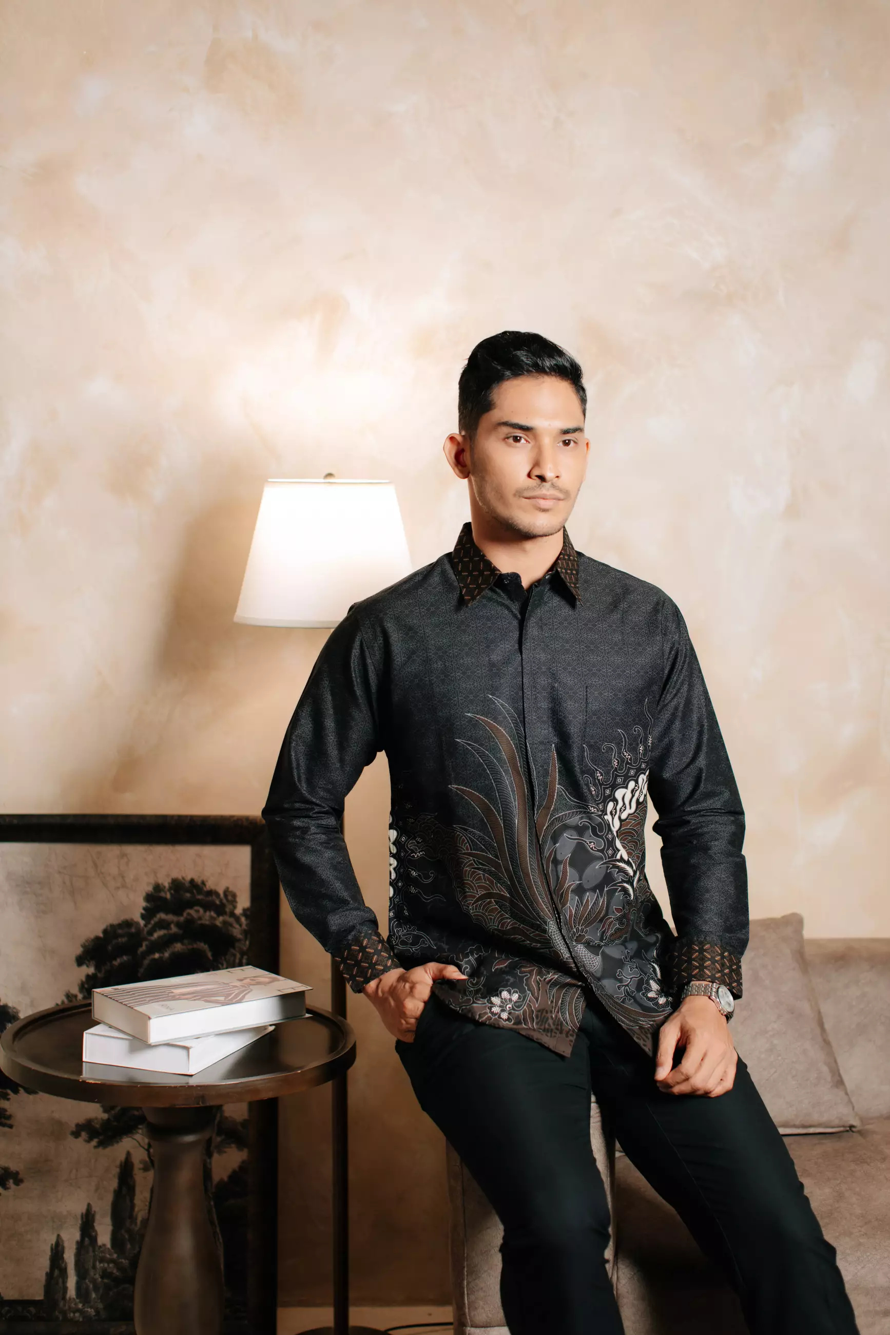 Nala Black Kemeja Batik Pria Slim Fit Katun Lengan Panjang