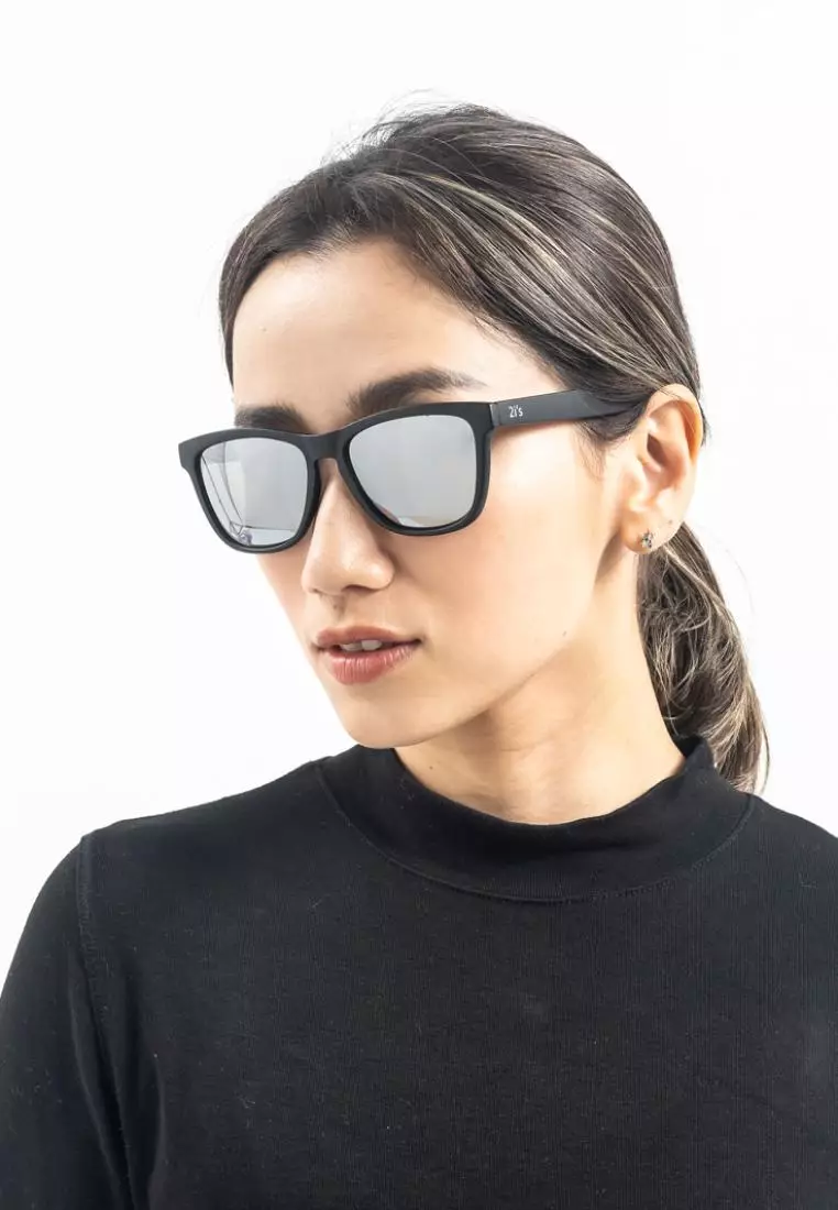 Black frame silver outlet mirror sunglasses