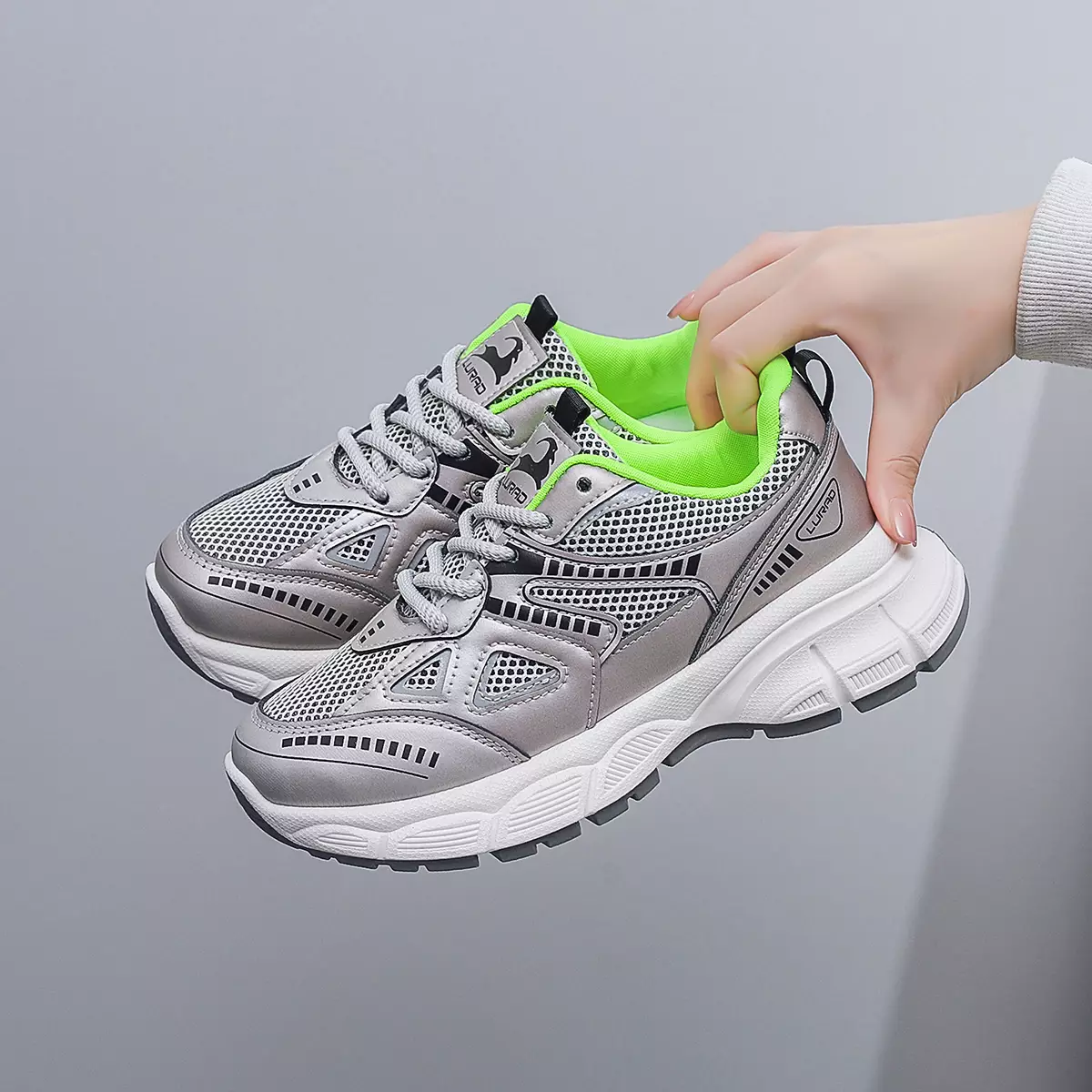 Sneakers Wanita Kekinian Modis Sepatu Sneakers Cewek Trendy DL261