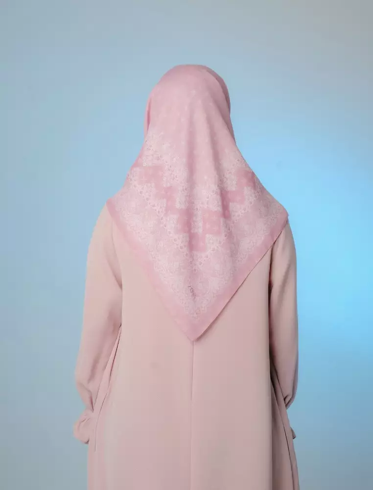 ZOLA Scarf Pink - Kerudung Hijab Segiempat Motif With Pouch Ziplock - Bahan Poly Fine - Ukuran 110x110