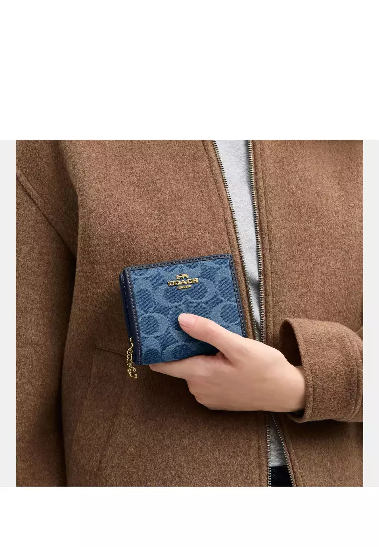 Snap Wallet In Signature Denim