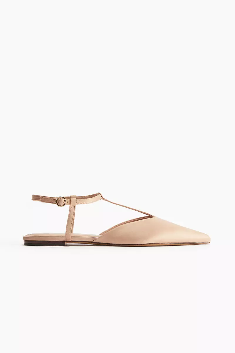 Discount on H&M  shoes - SKU: Pointed satin sandals