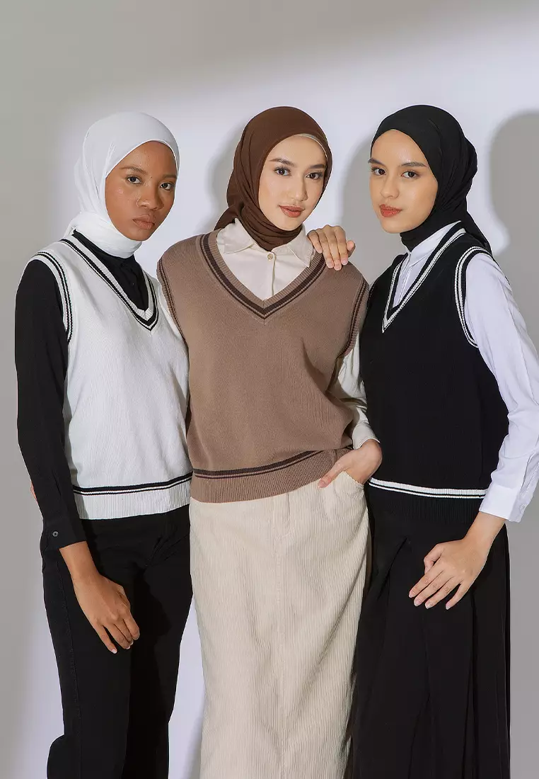 Ayya Knit Vest Black