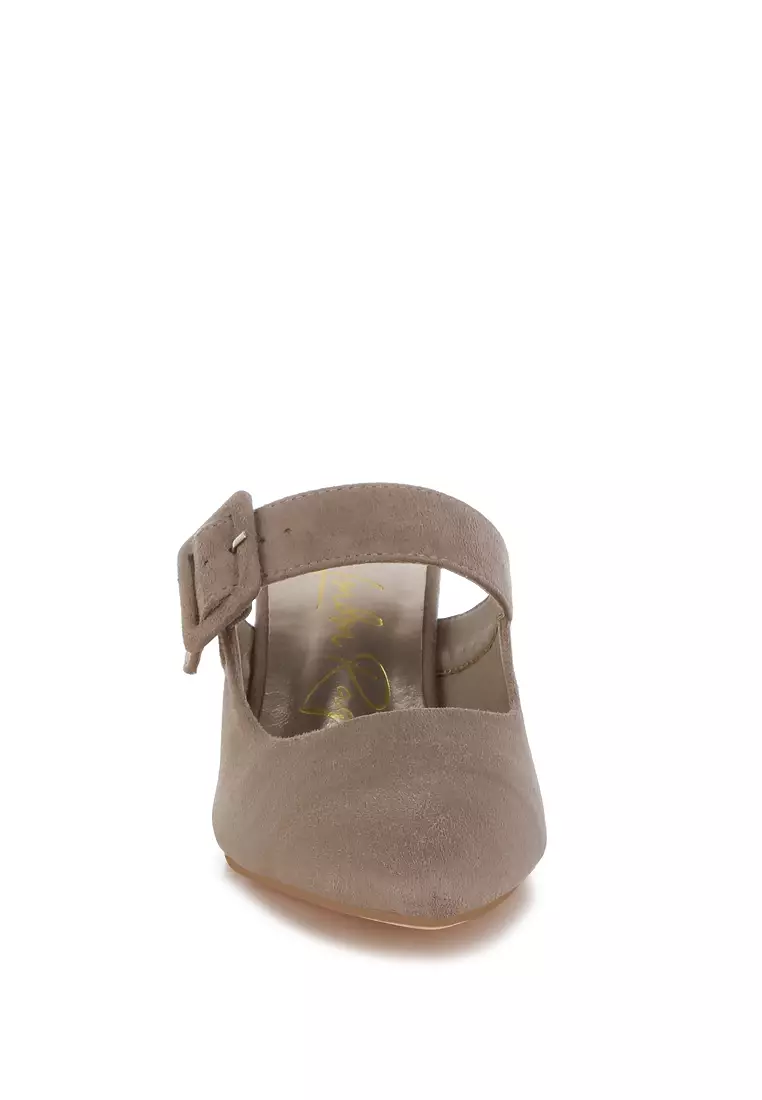 Detail Tali Gesper Sepatu Mules Microfiber Warna Taupe