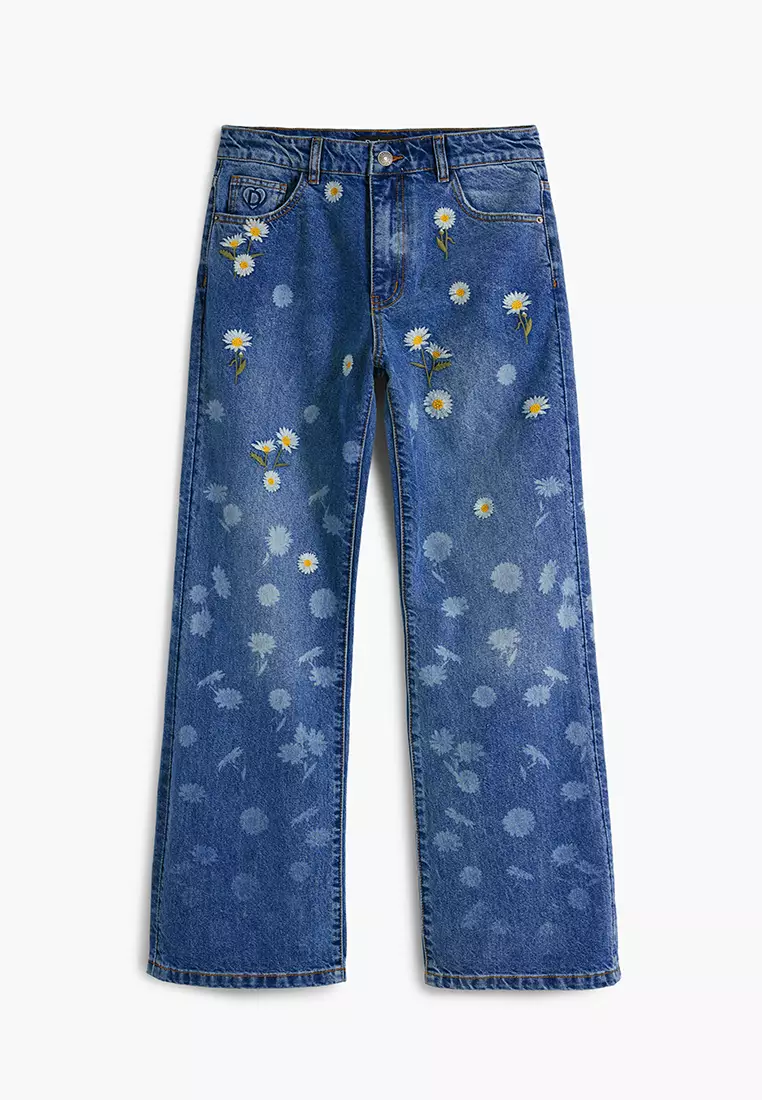 Straight jeans with daisies